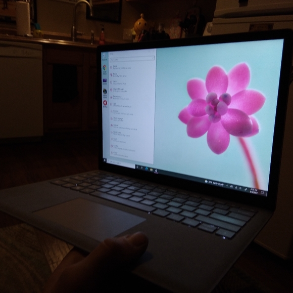 Microsoft surface 4 laptop, 13.5, Platinum - Picture 5 of 5